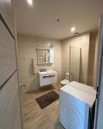 1 Bedroom Flat Near Panorama 아파트 *